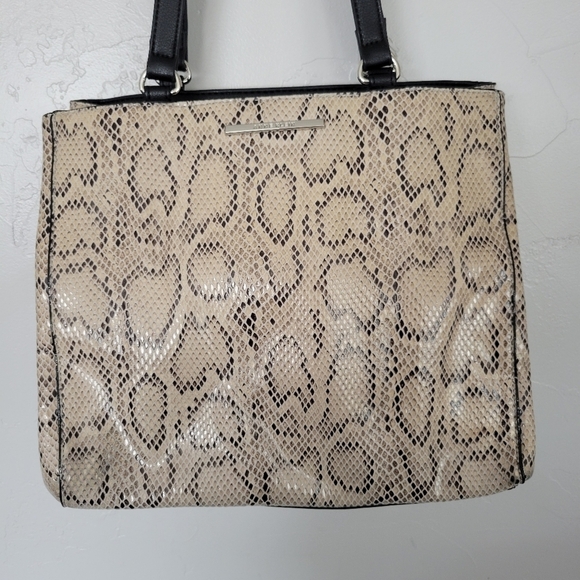 Anne Klein Purse Shoulder Bag Tan Snakeskin Print Black Trim - Picture 10 of 12